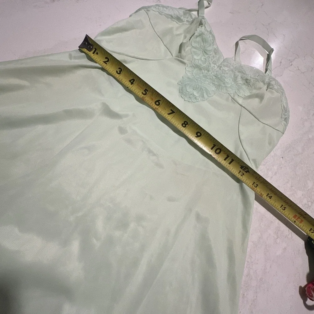 Vintage 70s Sears slip polyester negligee SZ 32 S Lt green  Lace Adj Straps - Picture 6 of 8